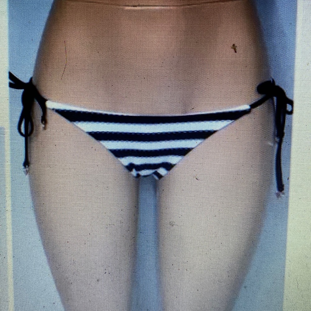 NWOT Wildfox Bikini Bottoms - Picture 1 of 13